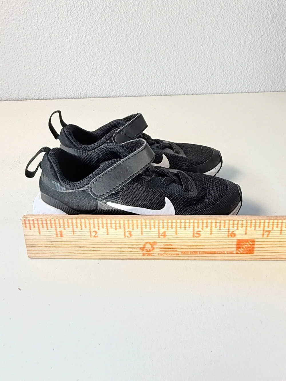 Nike Toddler Running Sneakers Black White Velcro Shoes Size 8C